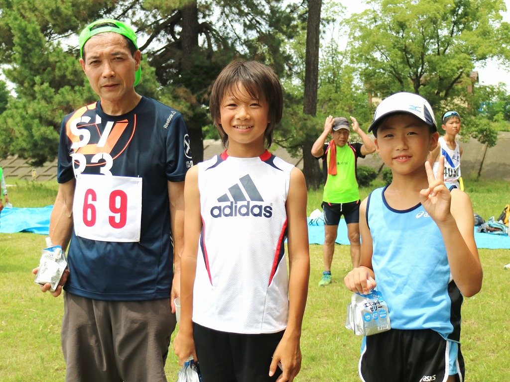 Aチームの左から綱島さん、立田さん、村上咲さん