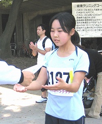 5km女子優勝の藤崎麻理香さん（14才）