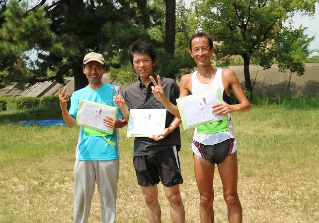 Eチームの左から野口さん、井上さん、吉田さん
